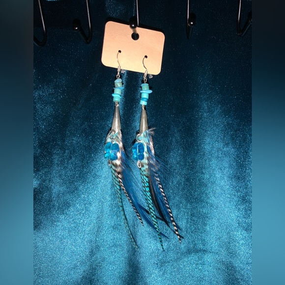 CUSTOM FEATHER EARRINGS - Picture 12 of 16